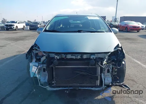2014 Toyota Prius Three z USA, uszkodzony, nr VIN JTDKN3DUXE1781247